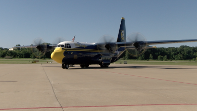 Los US Navy Blue Angels Descienden Sobre St. Louis Para El Spirit Air Show en Chesterfield 13